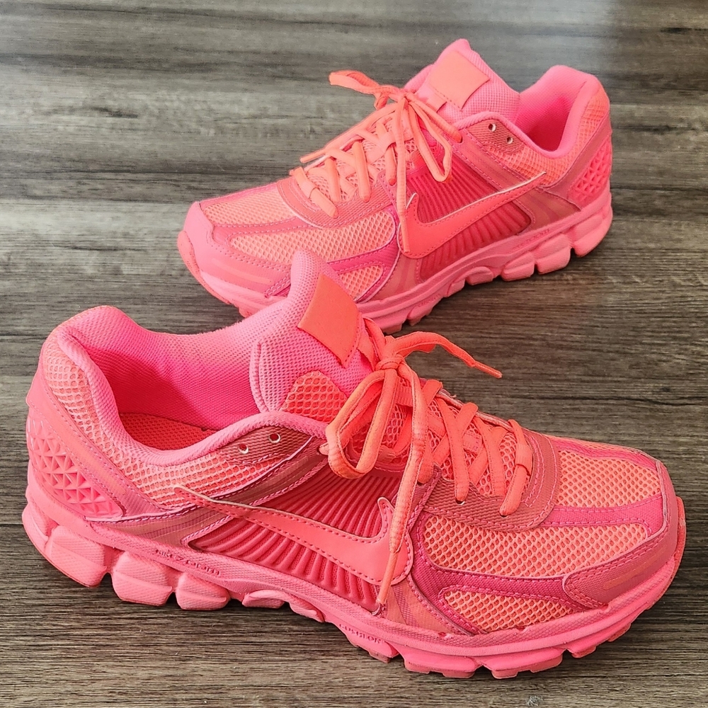 *EXCELLENT* Nike Vomero 5 Men's Size 8.5 Hot Punch Bright Vibrant Neon Hot Pink